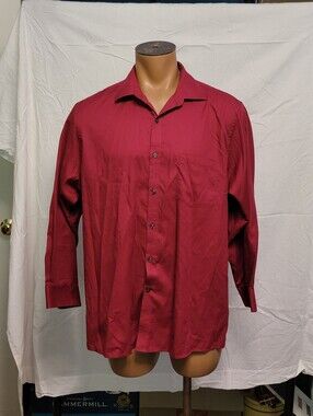 Van Heusen Men's Long-Sleeve Button-Up Shirt in Deep Red